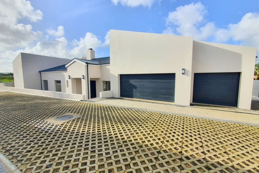 4 Bedroom Property for Sale in Vierlanden Western Cape